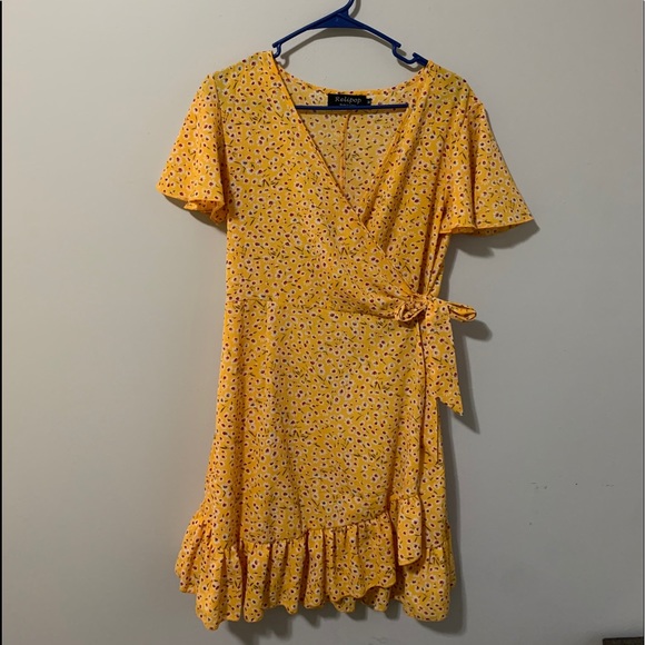 Yellow summer dress - Picture 1 of 3